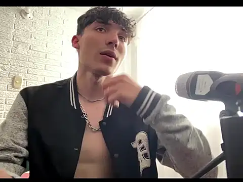 Snapshot of knielBgm chatting on 03/04/26, 08:27 knielBgm online show from 03/04/26, 08:27