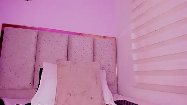 violeta olsen online show from 10/21/25, 07:24