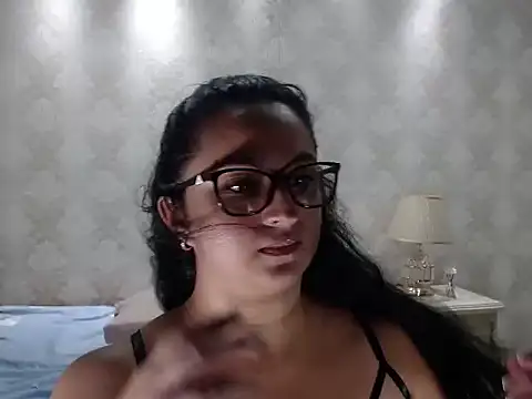 karimeSaenz1 online show from 09/10/25, 05:34