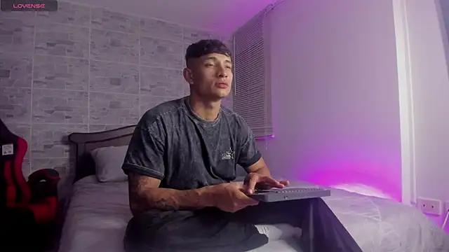 DavisFirb online show from 12/05/25, 02:32