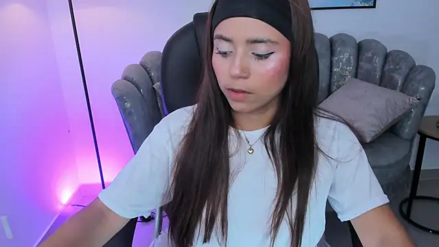 issi loren online show from 11/09/25, 05:06