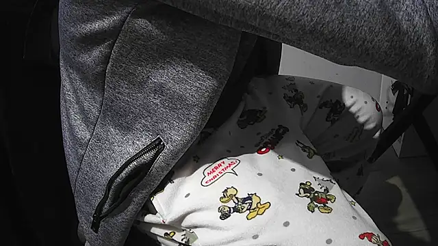 Snapshot of Pennellone98 chatting on 10/05/25, 07:37 Pennellone98 online show from 10/05/25, 07:37