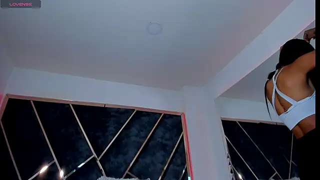 SusanaHenao online show from 11/19/25, 05:46