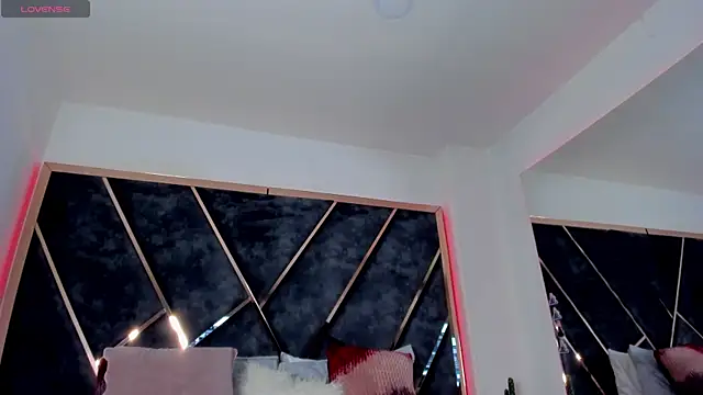 SusanaHenao online show from 10/03/25, 07:26
