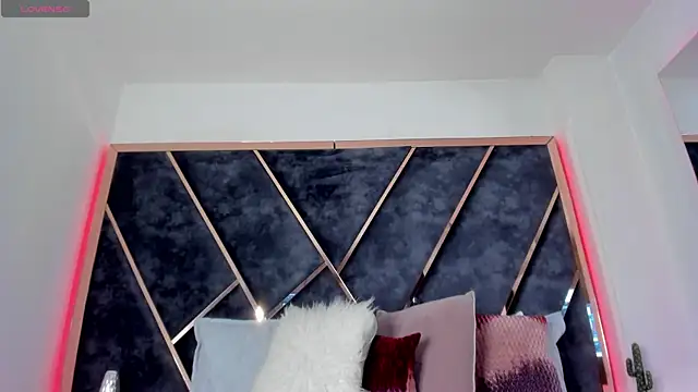 SusanaHenao online show from 10/11/25, 03:24