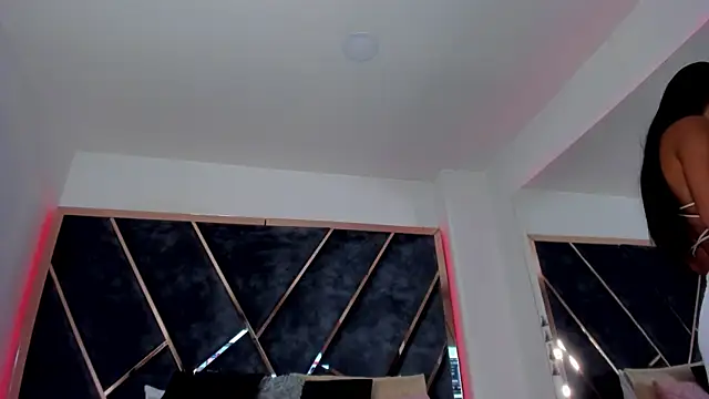 SusanaHenao online show from 09/12/25, 07:57