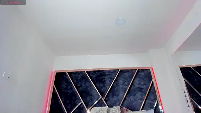 SusanaHenao online show from 11/21/25, 05:12