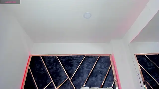 SusanaHenao online show from 12/19/25, 03:47