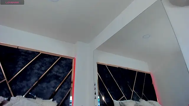 SusanaHenao online show from 11/28/25, 07:58