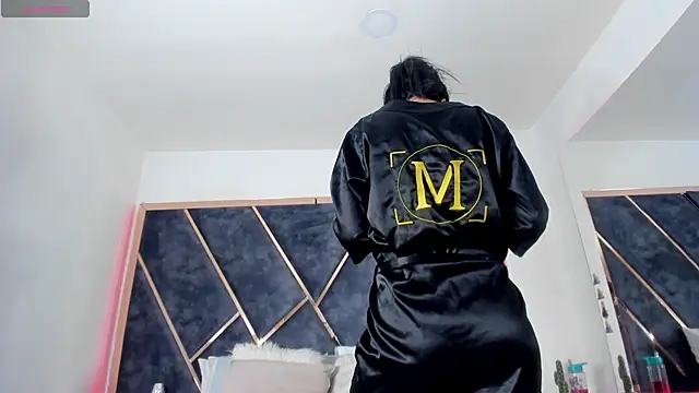 SusanaHenao online show from 12/03/25, 06:29