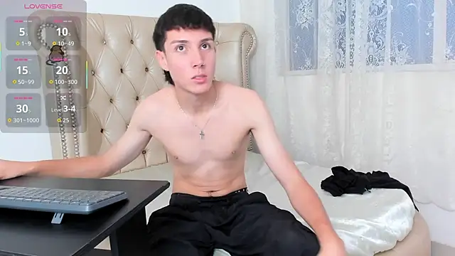 Snapshot of LittleDanny_ chatting on 09/08/25, 02:16 LittleDanny online show from 09/08/25, 02:16