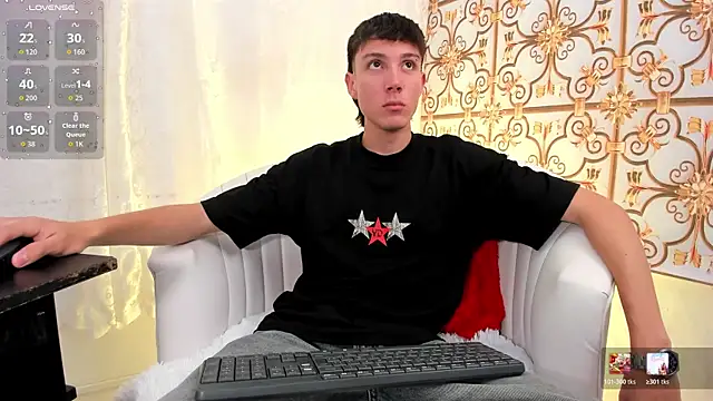 Snapshot of LittleDanny_ chatting on 03/09/26, 04:43 LittleDanny online show from 03/09/26, 04:43