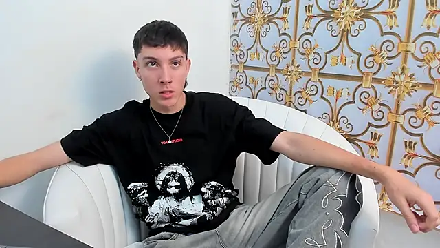 Snapshot of LittleDanny_ chatting on 01/10/26, 08:15 LittleDanny online show from 01/10/26, 08:15