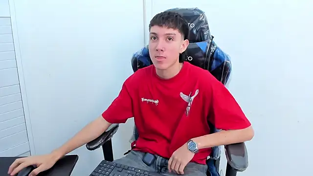 Snapshot of LittleDanny_ chatting on 01/13/26, 05:50 LittleDanny online show from 01/13/26, 05:50