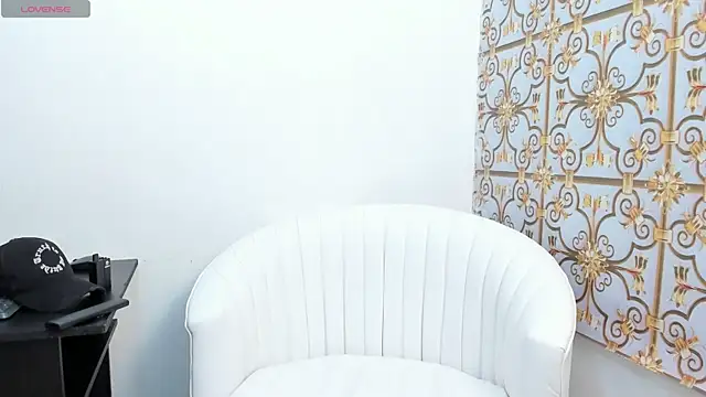 Snapshot of LittleDanny_ chatting on 11/14/25, 03:48 LittleDanny online show from 11/14/25, 03:48