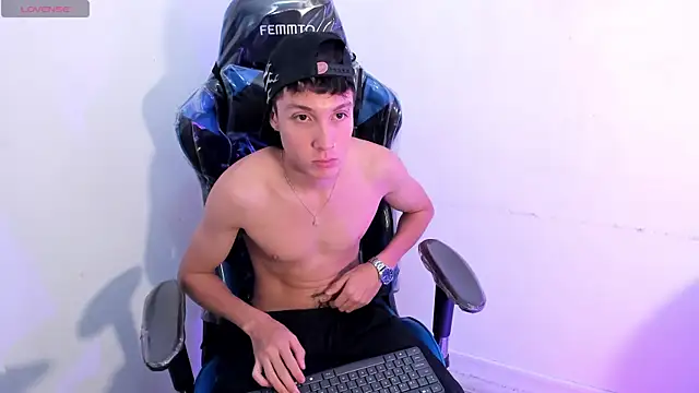 Snapshot of LittleDanny_ chatting on 02/11/26, 09:03 LittleDanny online show from 02/11/26, 09:03