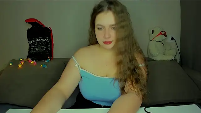 Snapshot of yourgem__ chatting on 12/05/25, 02:32 yourgem online show from 12/05/25, 02:32