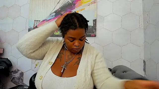 Snapshot of Anaa_Fuentess chatting on 11/06/25, 11:36 Anaa Fuentess online show from 11/06/25, 11:36