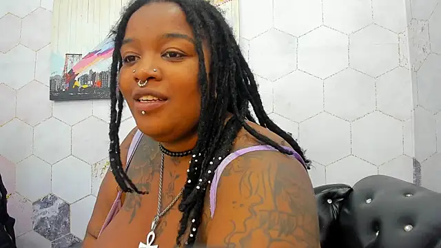 Snapshot of Anaa_Fuentess chatting on 10/02/25, 12:08 Anaa Fuentess online show from 10/02/25, 12:08