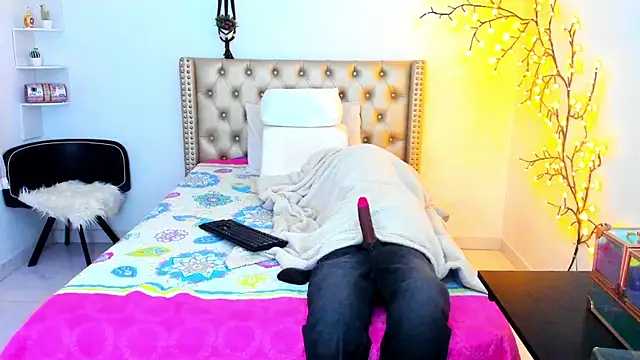 LenaStylesOA online show from 11/07/25, 01:15