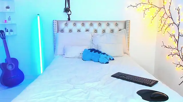 LenaStylesOA online show from 04/06/26, 08:32