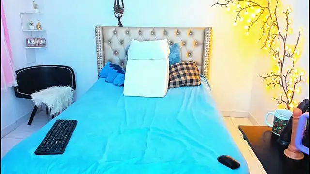 LenaStylesOA online show from 09/27/25, 12:44