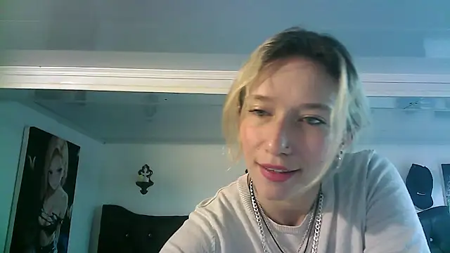 Snapshot of Licethf00x chatting on 09/10/25, 12:48 Licethf00x online show from 09/10/25, 12:48