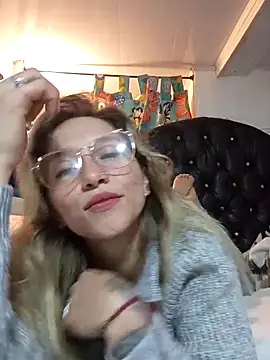 Snapshot of Licethf00x chatting on 11/03/25, 04:17 Licethf00x online show from 11/03/25, 04:17