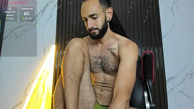 Snapshot of Tatis__ chatting on 10/21/25, 10:42 Tatis online show from 10/21/25, 10:42