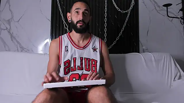 Snapshot of Tatis__ chatting on 02/08/26, 01:31 Tatis online show from 02/08/26, 01:31