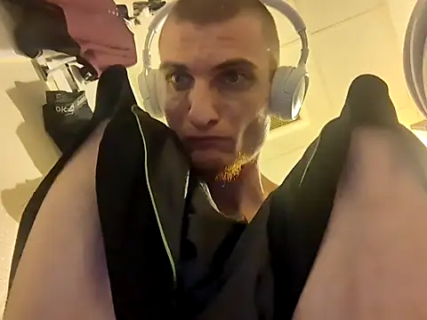 jizzyglizzy92 online show from 03/16/26, 07:45