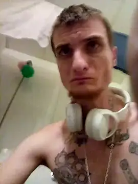 Snapshot of jizzyglizzy92 chatting on 02/28/26, 01:22 jizzyglizzy92 online show from 02/28/26, 01:22