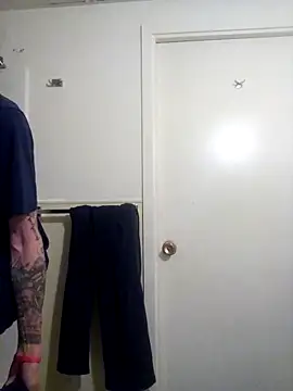 Snapshot of jizzyglizzy92 chatting on 02/22/26, 02:36 jizzyglizzy92 online show from 02/22/26, 02:36