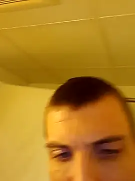 Snapshot of jizzyglizzy92 chatting on 02/10/26, 04:22 jizzyglizzy92 online show from 02/10/26, 04:22