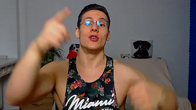 Snapshot of ZeinMiracles chatting on 12/20/25, 08:55 ZeinMiracles online show from 12/20/25, 08:55