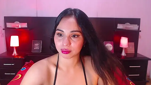 Snapshot of alyssabunnyy chatting on 09/23/25, 11:56 alyssabunnyy online show from 09/23/25, 11:56