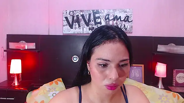 Snapshot of alyssabunnyy chatting on 11/09/25, 08:24 alyssabunnyy online show from 11/09/25, 08:24