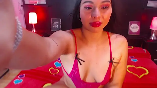 Snapshot of alyssabunnyy chatting on 09/25/25, 10:38 alyssabunnyy online show from 09/25/25, 10:38