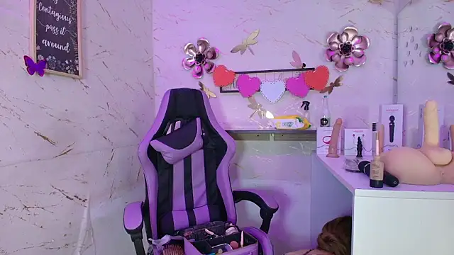 Natasha-Adams online show from 02/04/26, 09:21