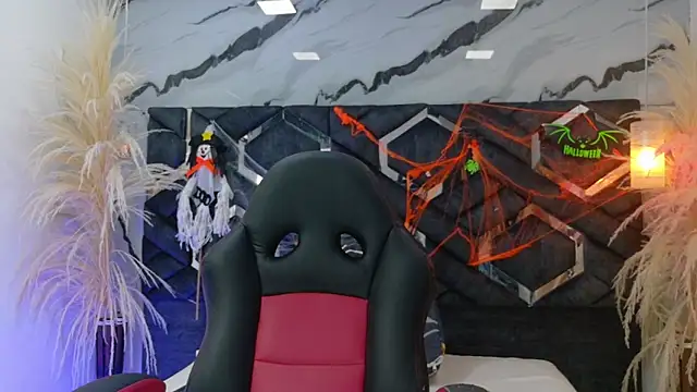 Natasha-Adams online show from 10/26/25, 09:15