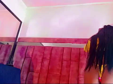 AnntonellaHott online show from 12/18/25, 06:12