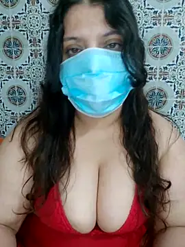 Snapshot of Hot-lino chatting on 06/03/26, 01:06 Hot-lino online show from 06/03/26, 01:06