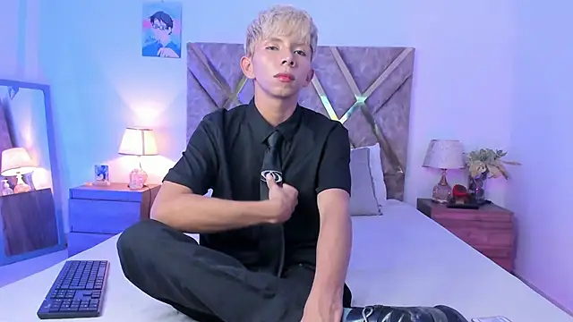 Hyunjin Son online show from 02/06/26, 11:45