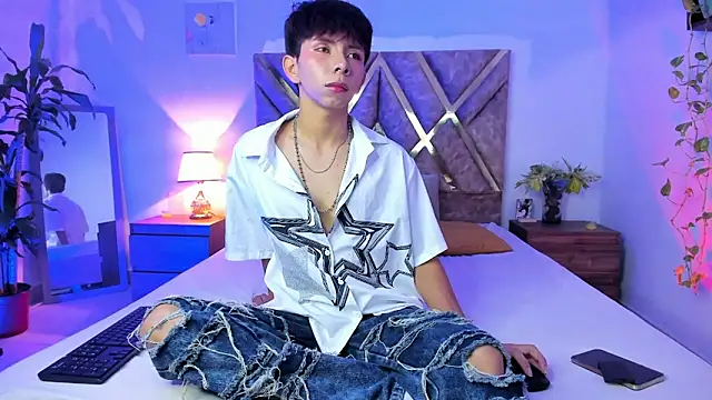 Hyunjin Son online show from 03/26/26, 02:26