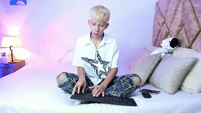 Hyunjin Son online show from 01/10/26, 02:45