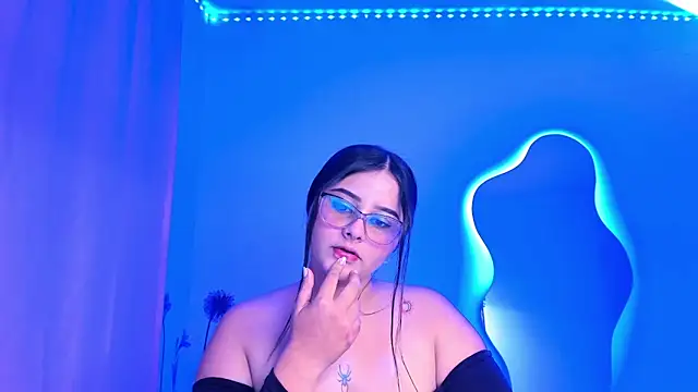 Snapshot of val_ferrer chatting on 10/04/25, 04:47 val ferrer online show from 10/04/25, 04:47