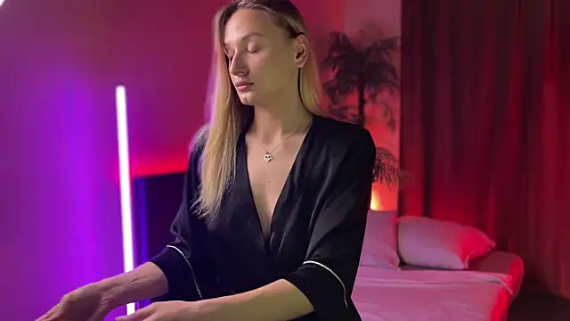 LovaMay online show from 05/31/26, 02:06