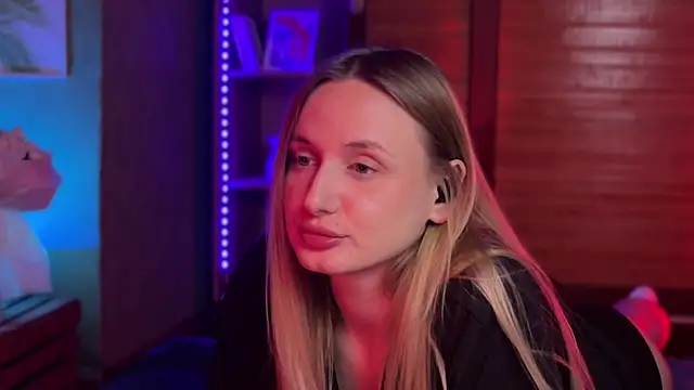 LovaMay online show from 04/04/26, 09:10