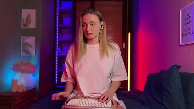 LovaMay online show from 02/22/26, 10:50