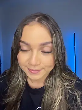 Snapshot of AnnyLopezzz_ chatting on 10/25/25, 05:17 AnnyLopezzz online show from 10/25/25, 05:17